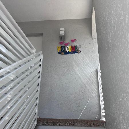 Stylish 2 Bedrooms Apartment By Miami International Airport Екстериор снимка