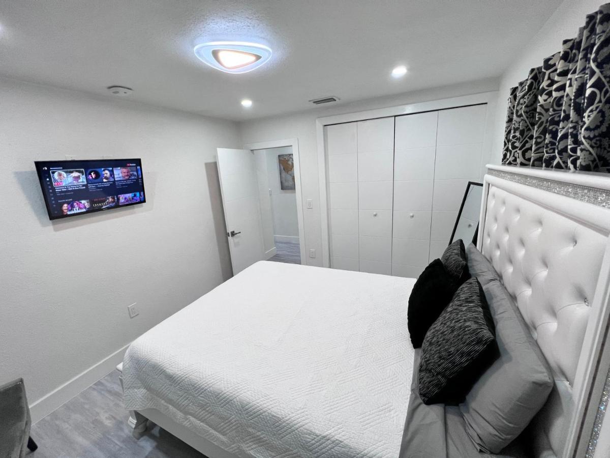 Stylish 2 Bedrooms Apartment By Miami International Airport Екстериор снимка