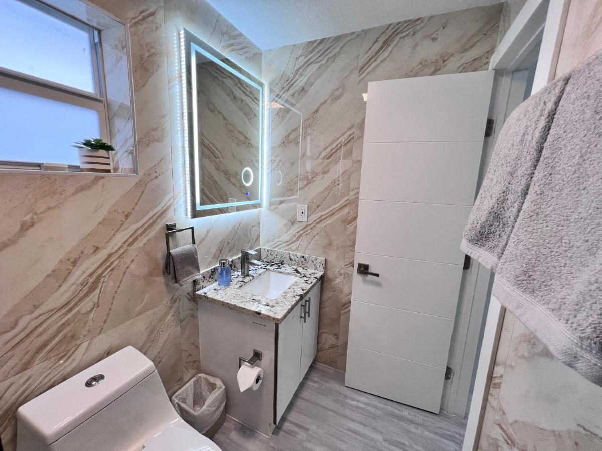 Stylish 2 Bedrooms Apartment By Miami International Airport Екстериор снимка